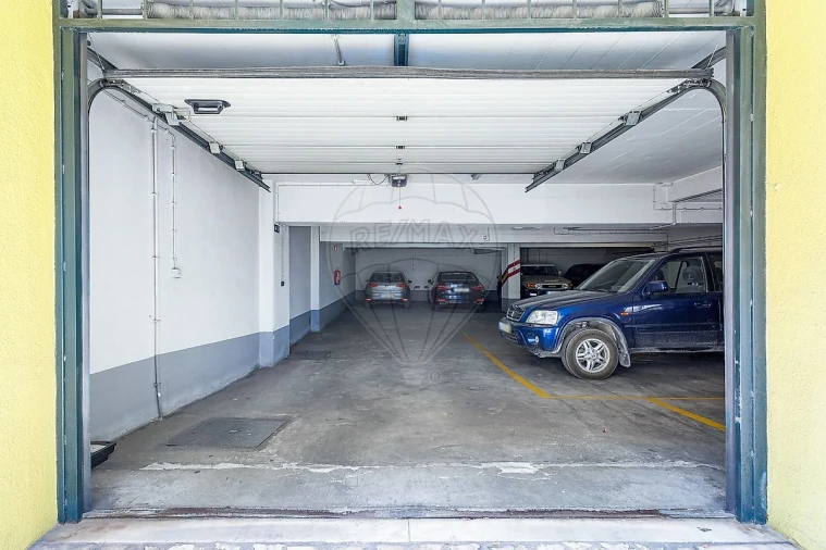 Apartamento T2 para Arrendamento em Campo de Ourique Foto 25
