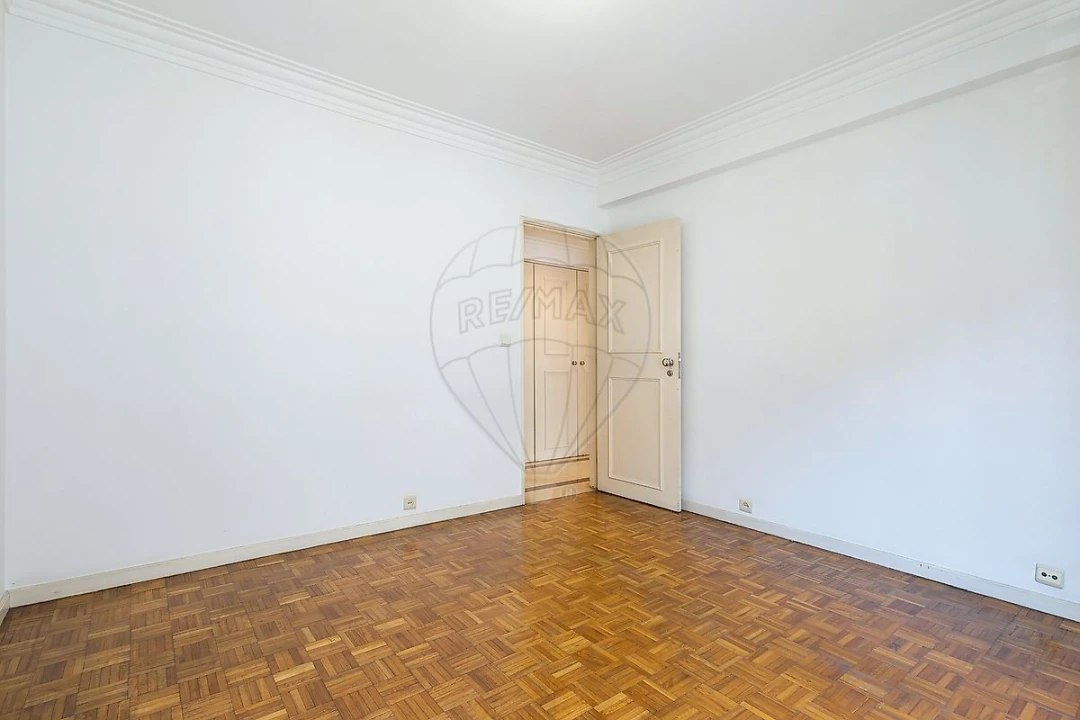 Apartamento T2 para Arrendamento em Campo de Ourique Foto 21