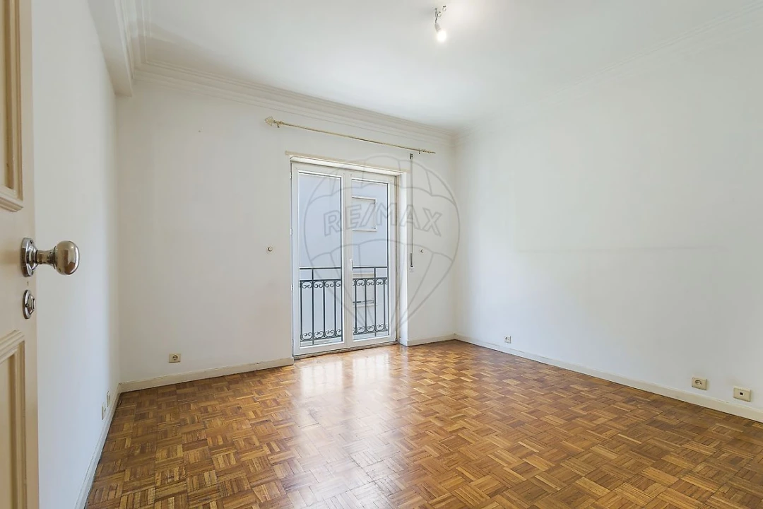 Apartamento T2 para Arrendamento em Campo de Ourique Foto 20