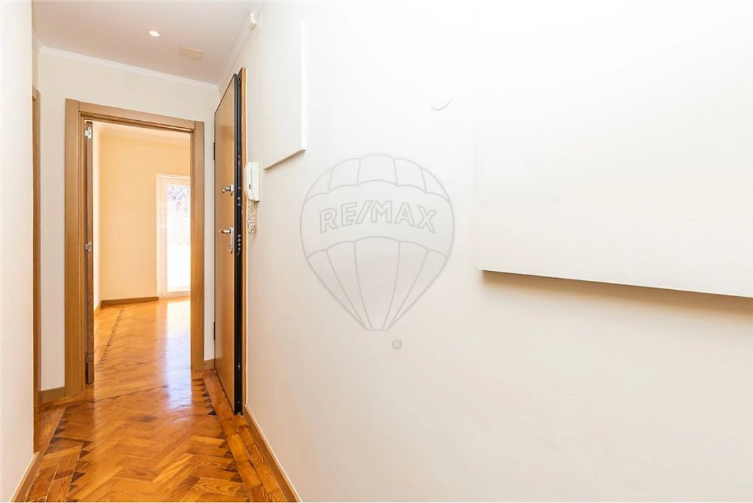 Apartamento T2 para Arrendamento em Benfica Foto 11