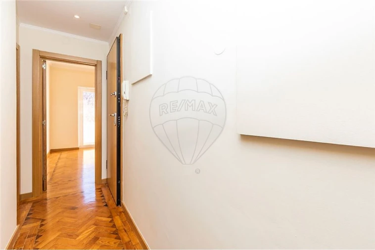 Apartamento T2 para Arrendamento em Benfica Foto 11