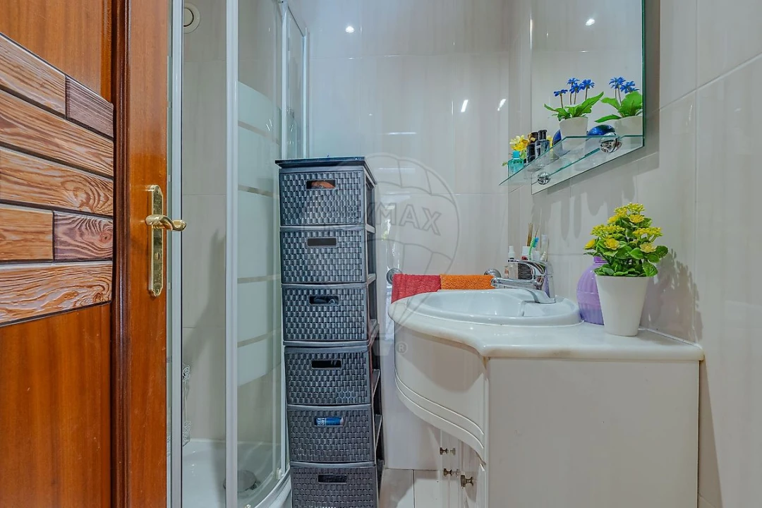 Apartamento T2 para Venda em Santa Marinha e São Pedro da Afurada Foto 2