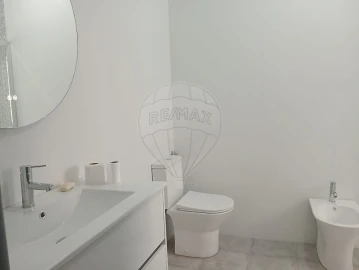 Apartamento T3 para Arrendamento em Mafamude e Vilar do Paraíso