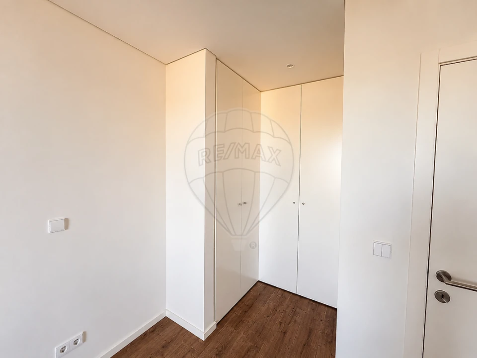 Apartamento T1 para Arrendamento em Oliveira do Douro Foto 16