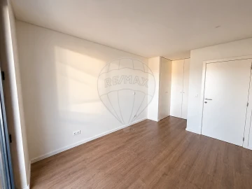 Apartamento T1 para Arrendamento em Oliveira do Douro