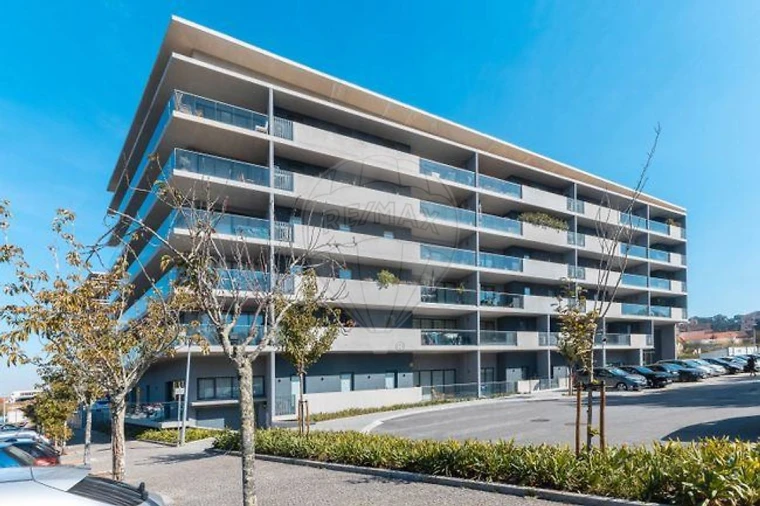 Apartamento T1 para Arrendamento em Oliveira do Douro Foto 4