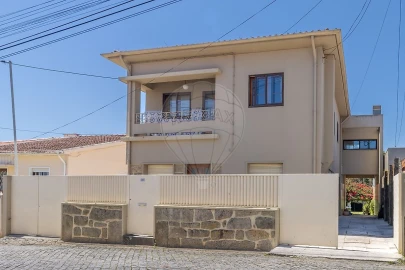 Moradia T3 para Arrendamento em Avintes