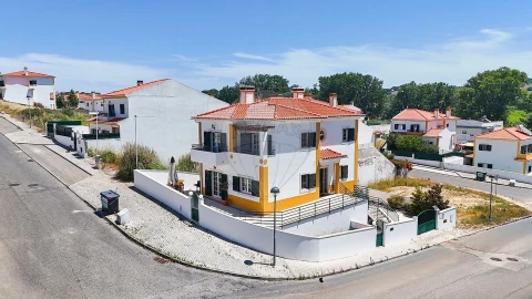 Moradia T3 para Venda em Enxara do Bispo, Gradil e Vila Franca do Rosário