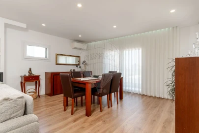 Moradia T5 para Venda em Póvoa de Santa Iria e Forte da Casa