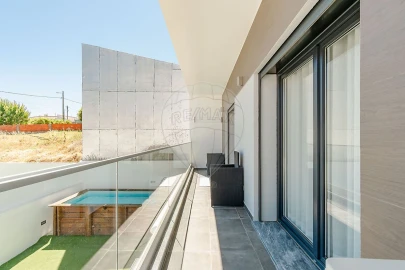Moradia T5 para Venda em Póvoa de Santa Iria e Forte da Casa