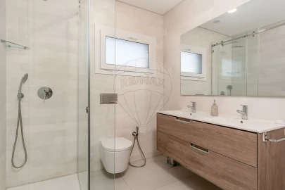 Moradia T5 para Venda em Póvoa de Santa Iria e Forte da Casa