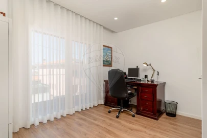 Moradia T5 para Venda em Póvoa de Santa Iria e Forte da Casa