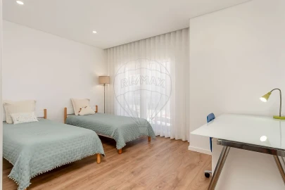 Moradia T5 para Venda em Póvoa de Santa Iria e Forte da Casa