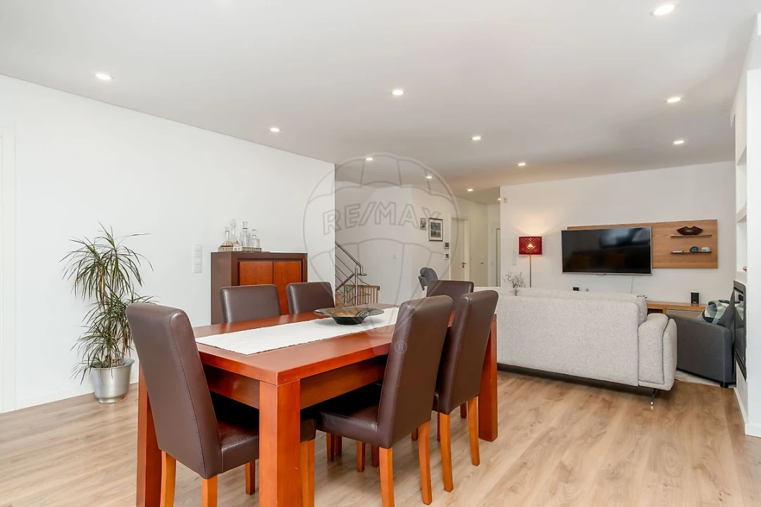 Moradia T5 para Venda em Póvoa de Santa Iria e Forte da Casa Foto 20