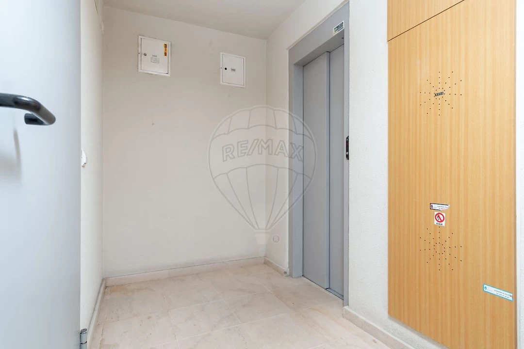 Apartamento T3 para Venda em Quinta do Anjo Foto 40
