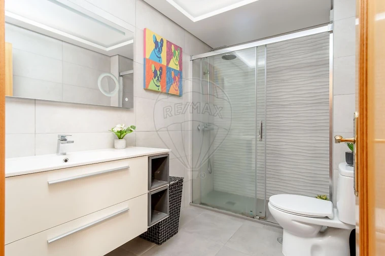 Apartamento T3 para Venda em Quinta do Anjo Foto 9