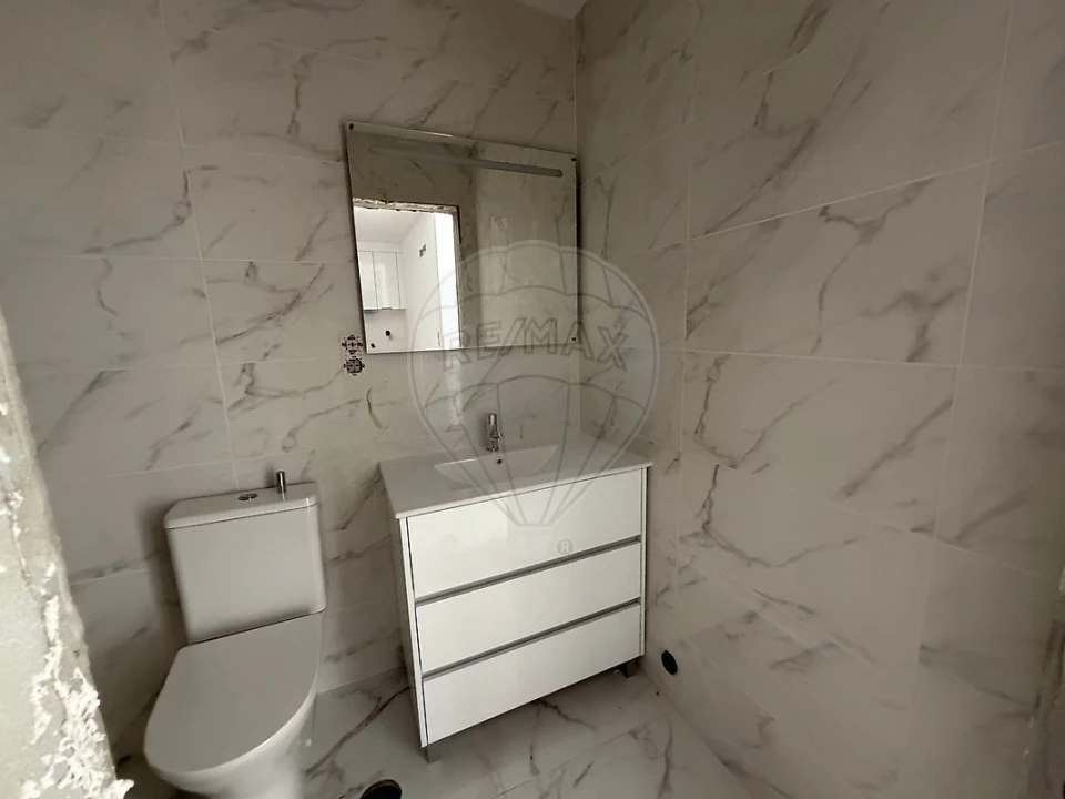 Apartamento T1 para Venda em Cortegaça Foto 4