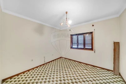 Moradia T3 para Venda em Sangalhos