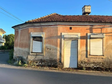 Moradia T2 para Venda em Bustos, Troviscal e Mamarrosa