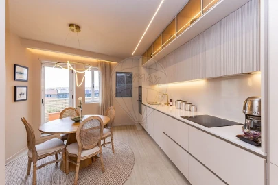 Apartamento T3 para Venda em Mafamude e Vilar do Paraíso