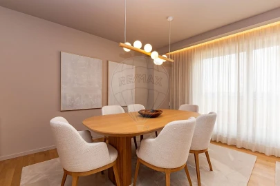 Apartamento T3 para Venda em Mafamude e Vilar do Paraíso