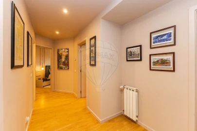 Apartamento T3 para Venda em Mafamude e Vilar do Paraíso
