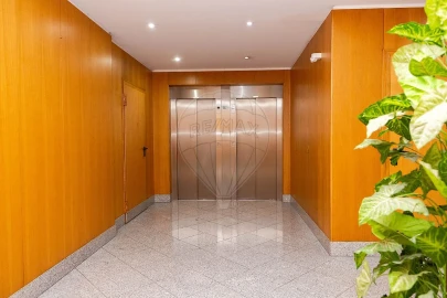 Apartamento T3 para Venda em Mafamude e Vilar do Paraíso
