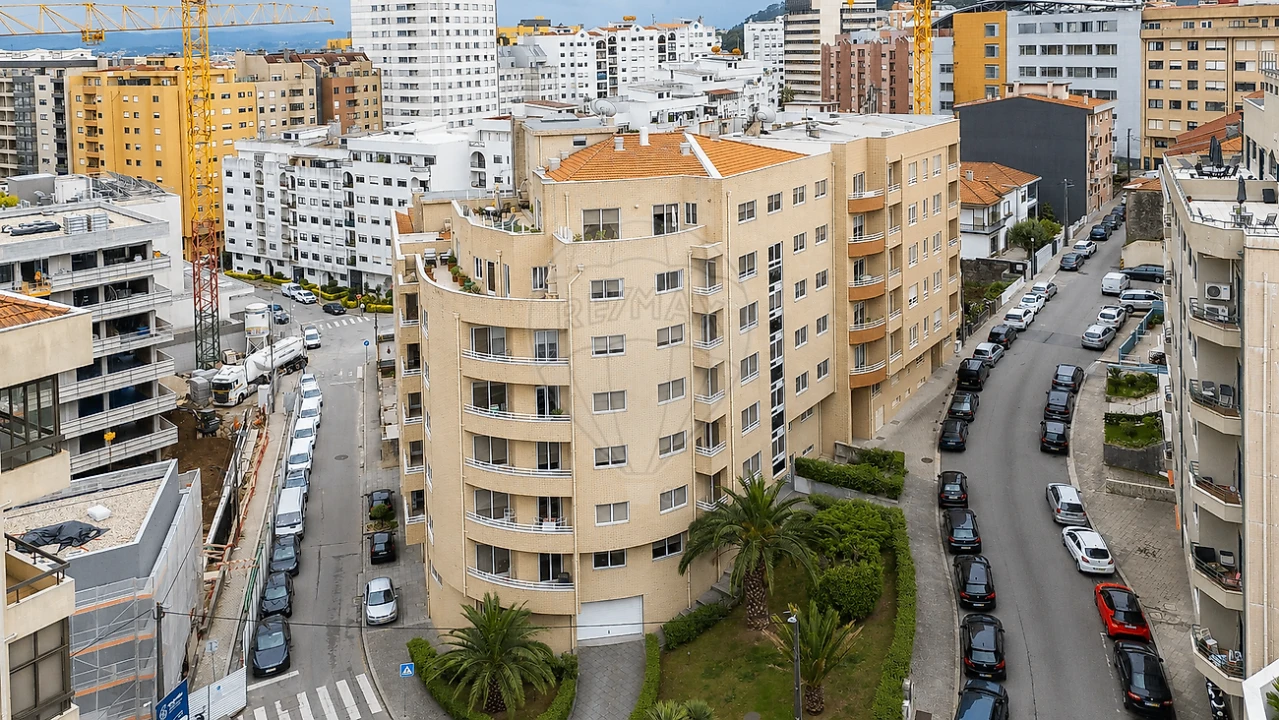 Apartamento T3 para Venda em Mafamude e Vilar do Paraíso Foto 40