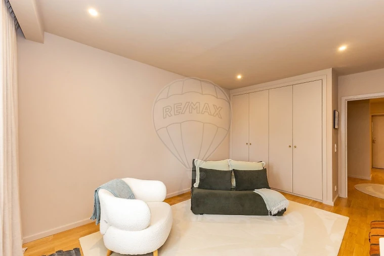 Apartamento T3 para Venda em Mafamude e Vilar do Paraíso Foto 23