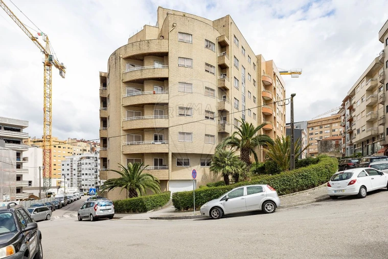 Apartamento T3 para Venda em Mafamude e Vilar do Paraíso Foto 5