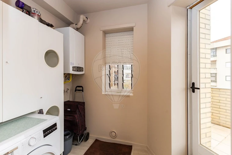 Apartamento T3 para Venda em Mafamude e Vilar do Paraíso Foto 17