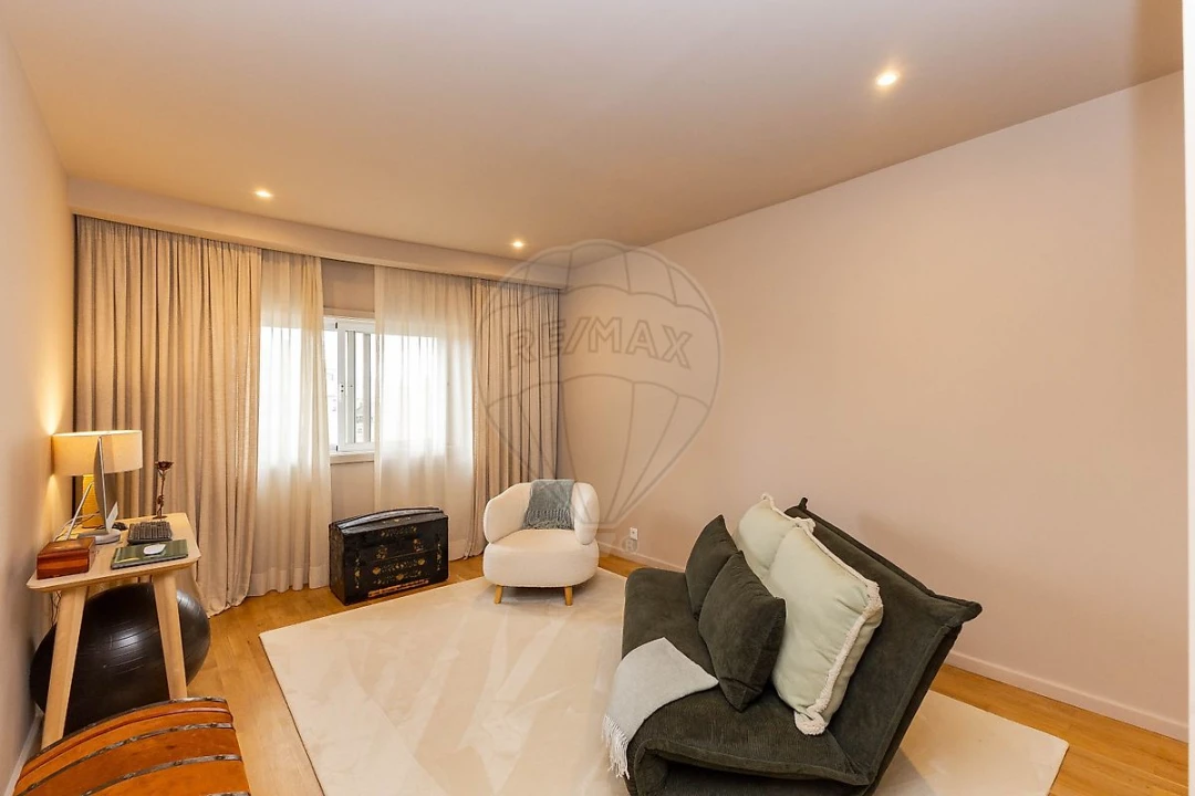 Apartamento T3 para Venda em Mafamude e Vilar do Paraíso Foto 21