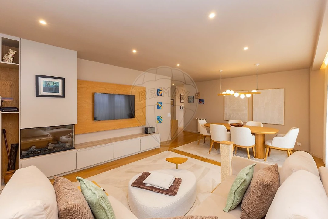 Apartamento T3 para Venda em Mafamude e Vilar do Paraíso Foto 8