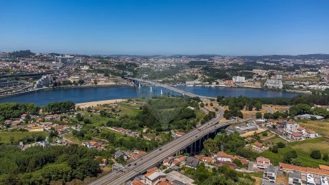 Moradia T5 para Venda em Mafamude e Vilar do Paraíso