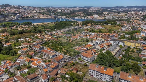 Moradia T5 para Venda em Mafamude e Vilar do Paraíso