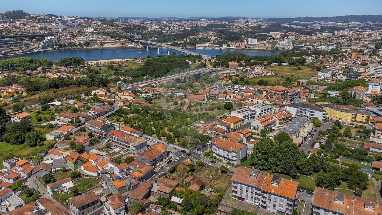 Moradia T5 para Venda em Mafamude e Vilar do Paraíso Foto 9