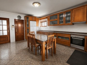Moradia T4 para Venda em Perafita, Lavra e Santa Cruz do Bispo