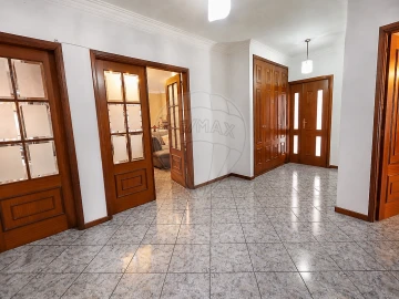 Moradia T4 para Venda em Perafita, Lavra e Santa Cruz do Bispo
