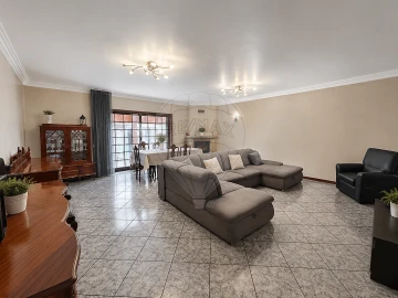 Moradia T4 para Venda em Perafita, Lavra e Santa Cruz do Bispo