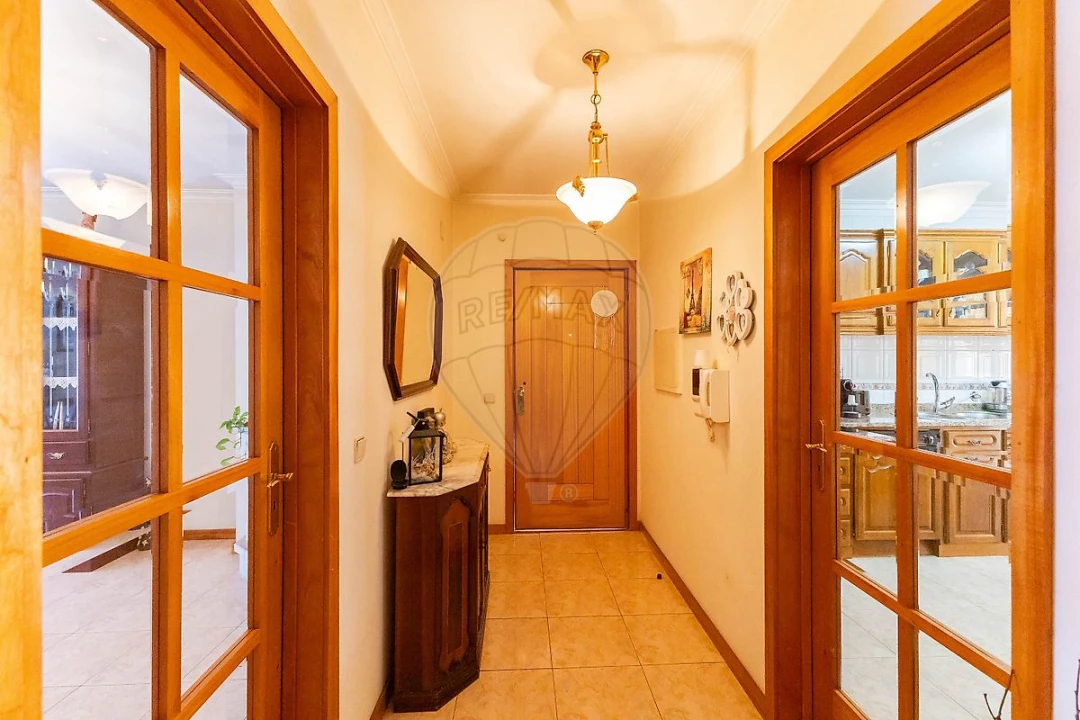 Apartamento T2 para Venda em Argoncilhe Foto 7