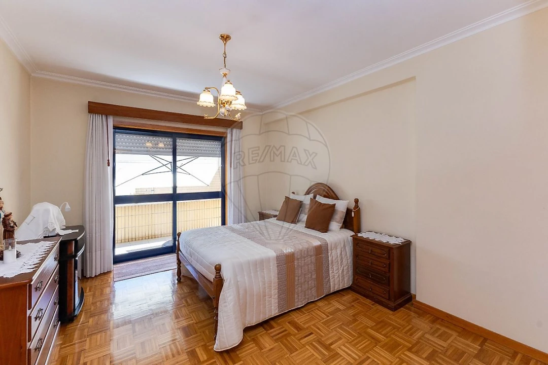 Apartamento T2 para Venda em Argoncilhe Foto 18