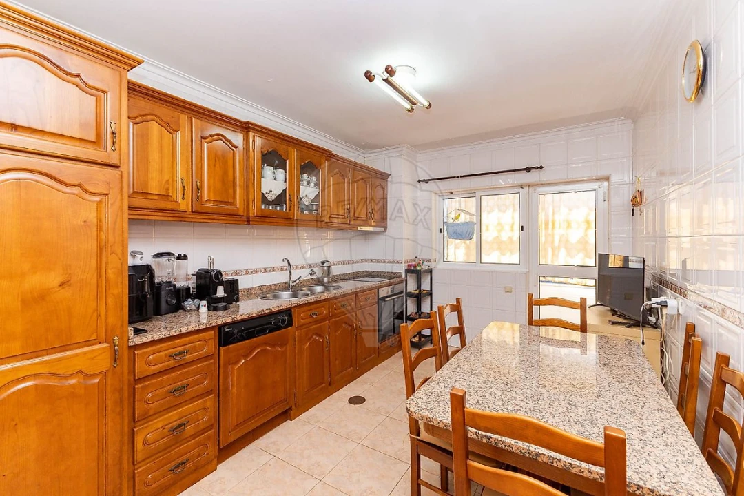 Apartamento T2 para Venda em Argoncilhe Foto 13