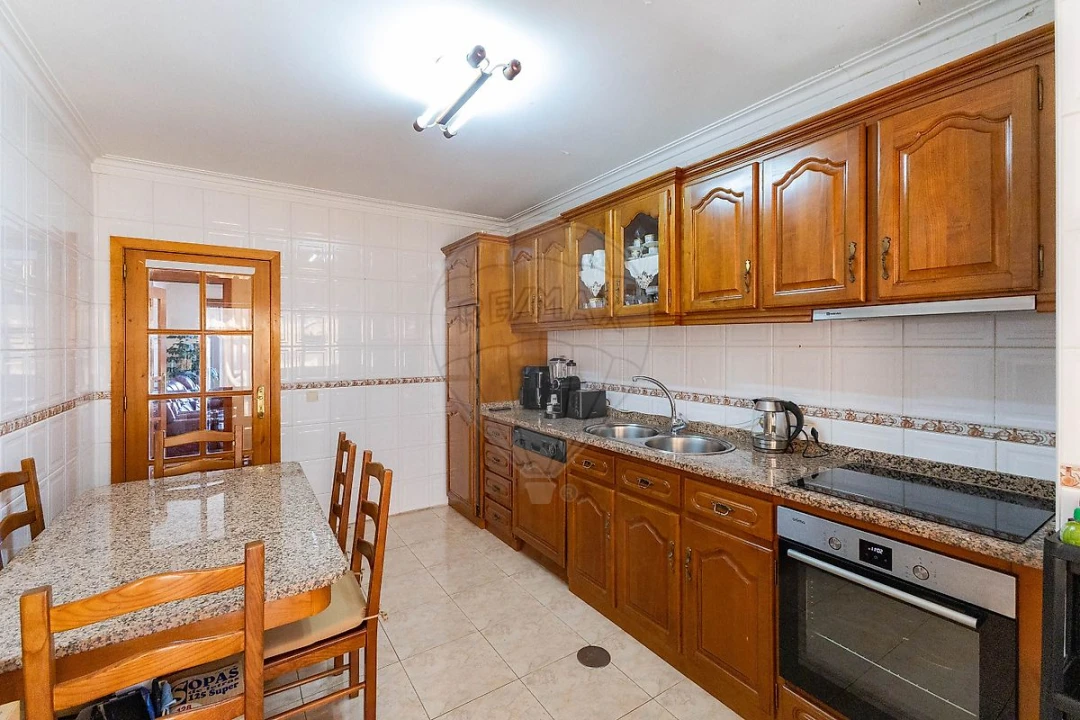 Apartamento T2 para Venda em Argoncilhe Foto 15