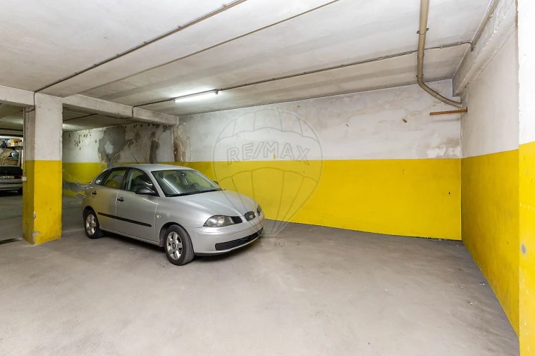 Apartamento T2 para Venda em Argoncilhe Foto 25