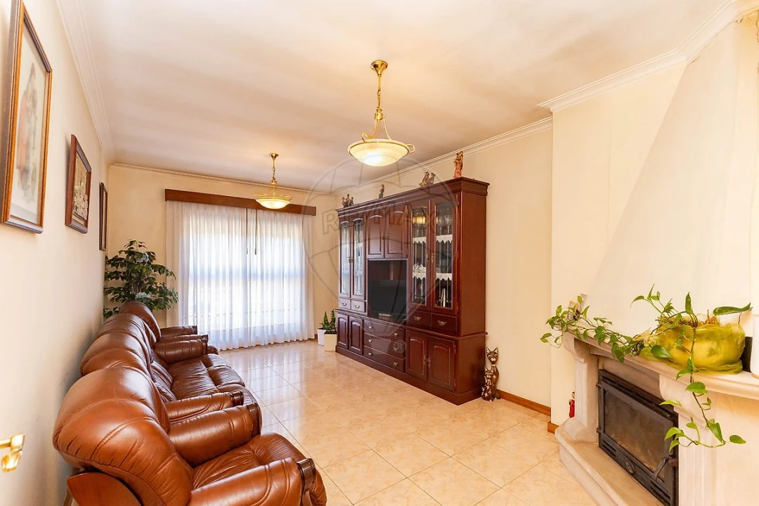 Apartamento T2 para Venda em Argoncilhe Foto 8