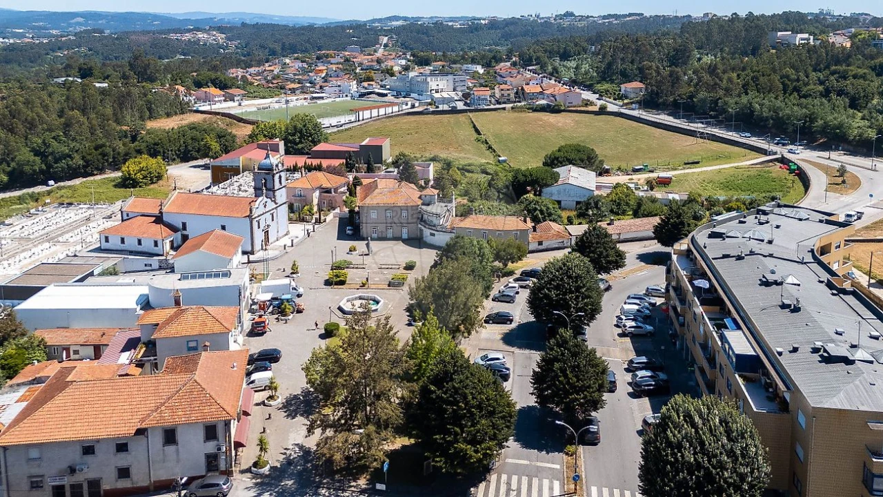 Apartamento T2 para Venda em Argoncilhe Foto 4