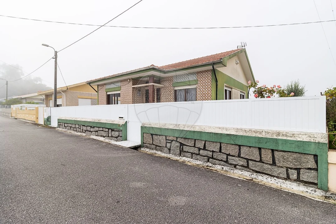Moradia T3 para Venda em Espinho Foto 1