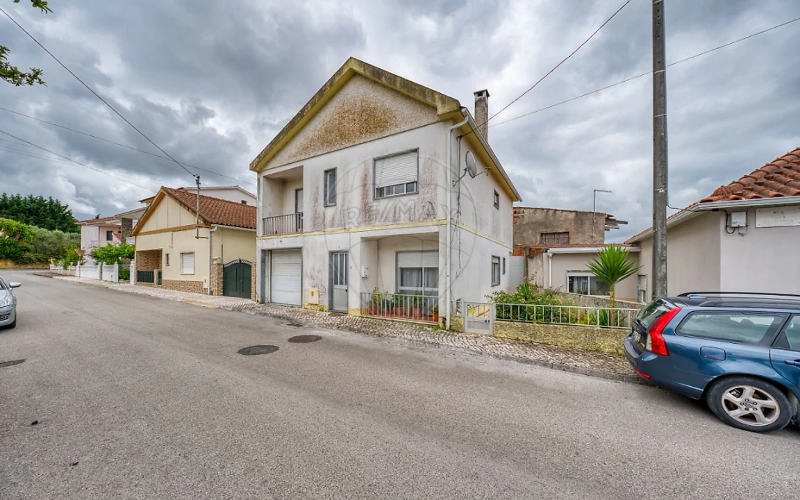 Moradia T4 para Venda em Rio Maior Foto 1