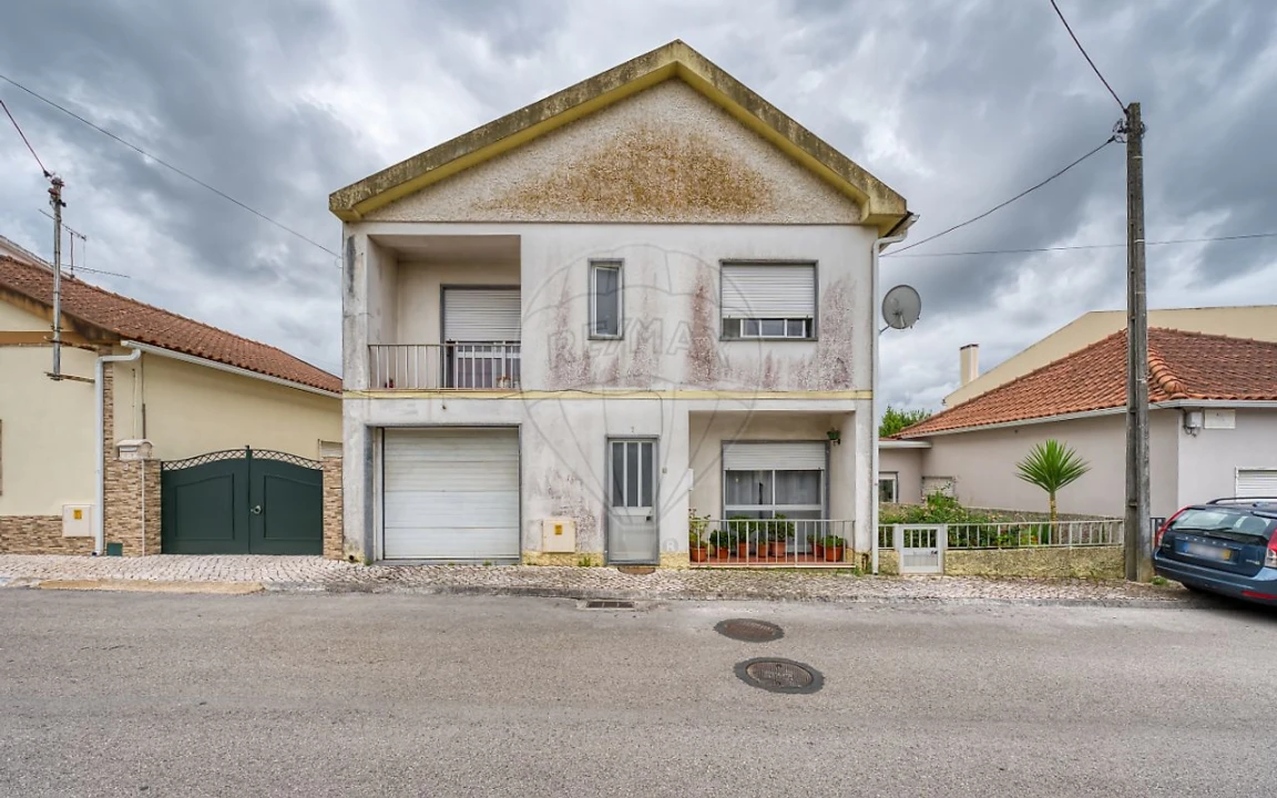 Moradia T4 para Venda em Rio Maior Foto 2