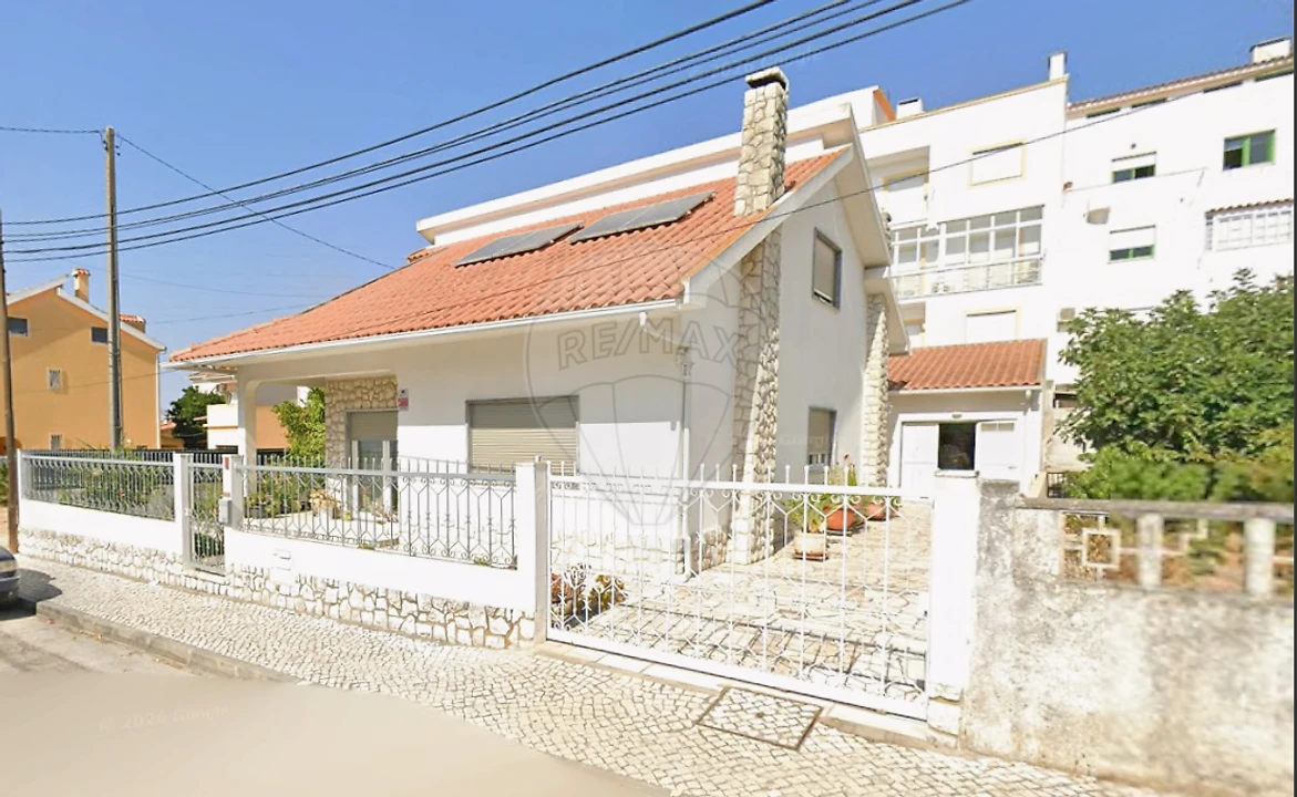 Moradia T4 para Venda em Quinta do Conde Foto 2